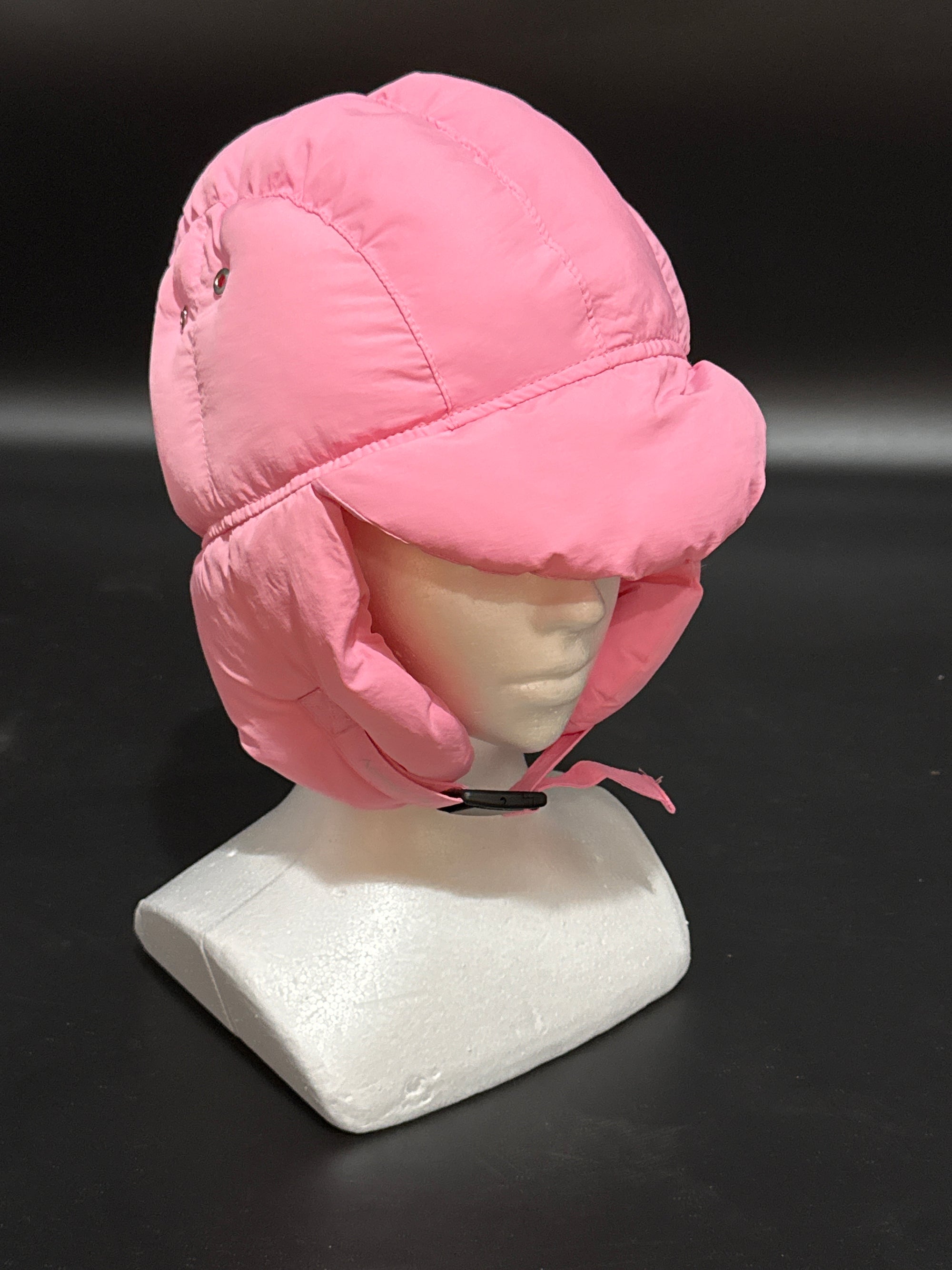 Hat-looking Hat but in pink and also completely different