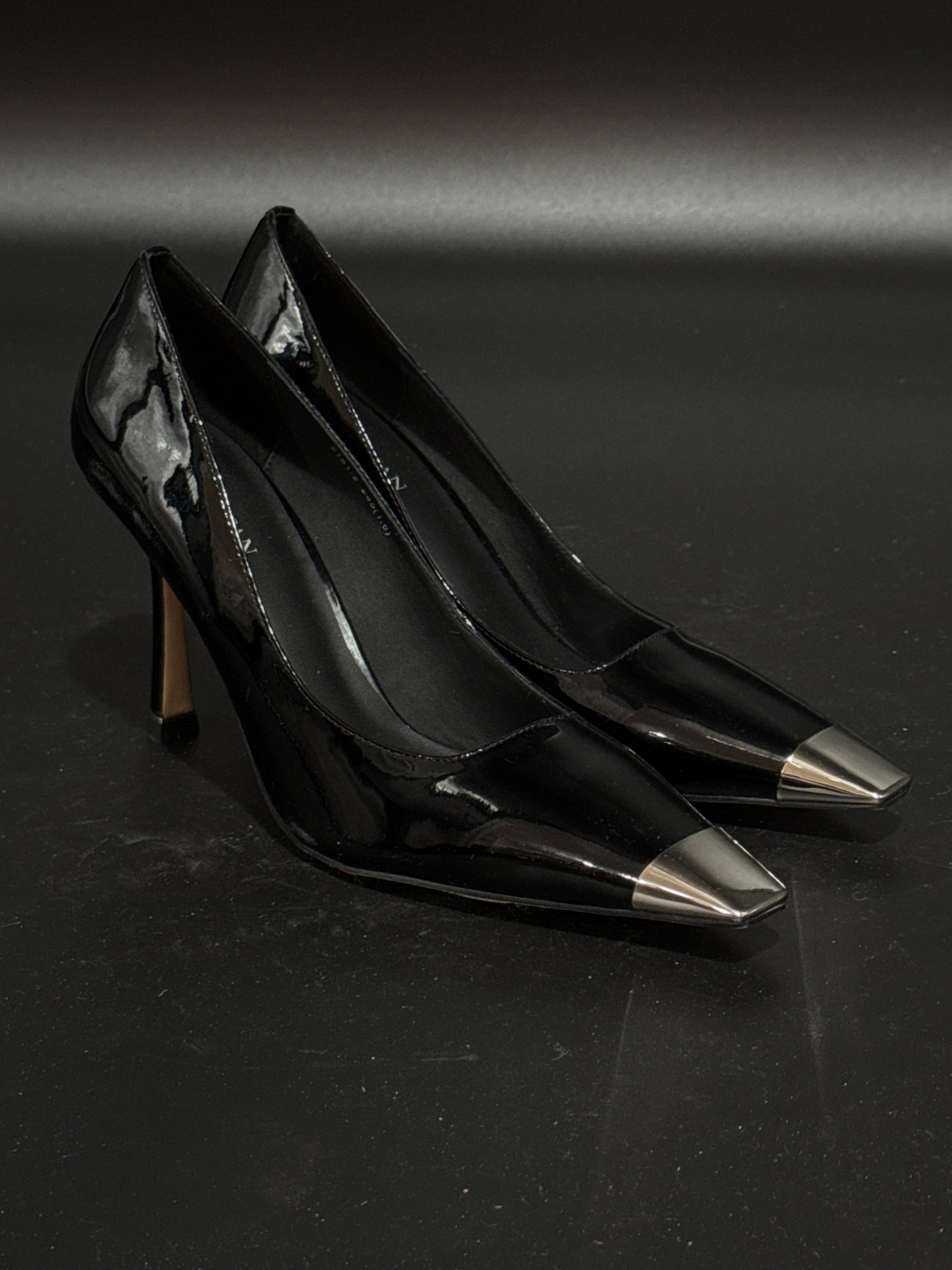 Gloss Black Heels US8